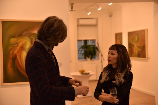 Armando Ara viewing