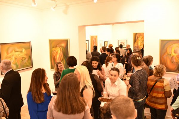 Armando Ara viewing