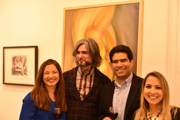 Armando Ara viewing
