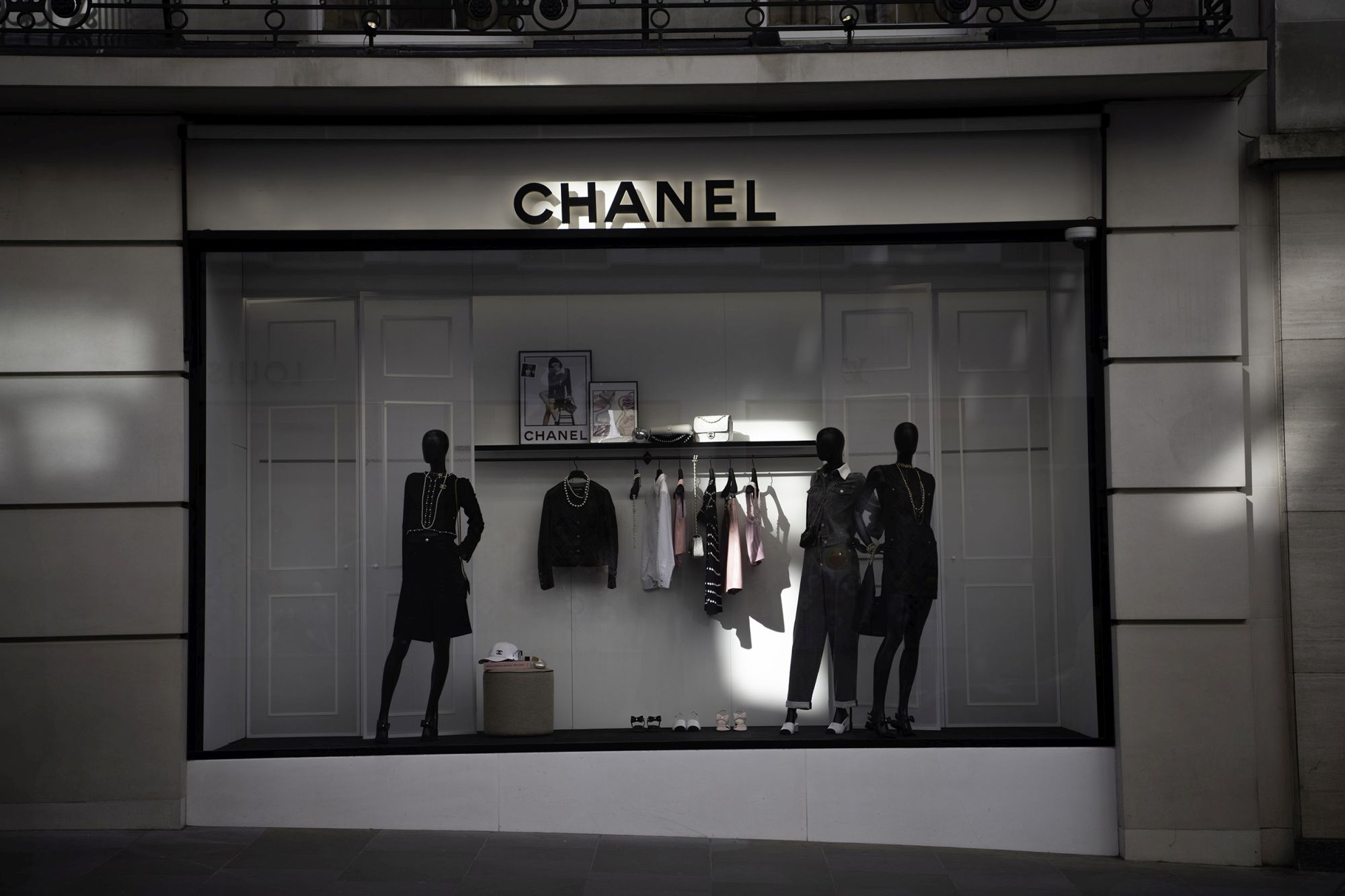 chanel shop front - Zari Gallery chanel shop front